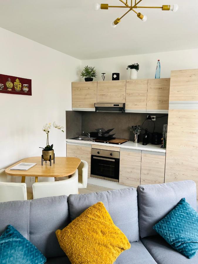 Maisonnette Independante Au Calme Виттель Экстерьер фото