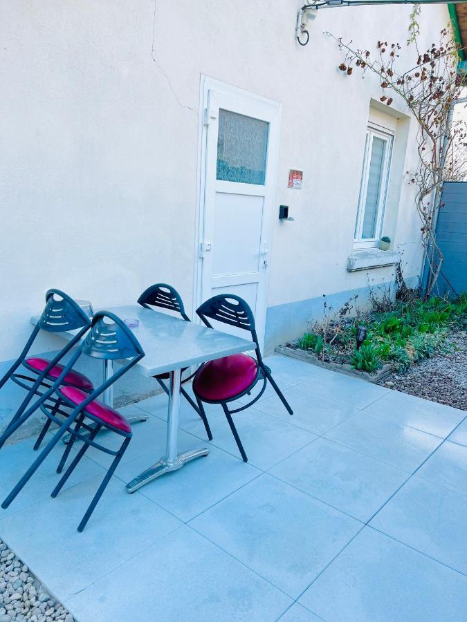Maisonnette Independante Au Calme Виттель Экстерьер фото